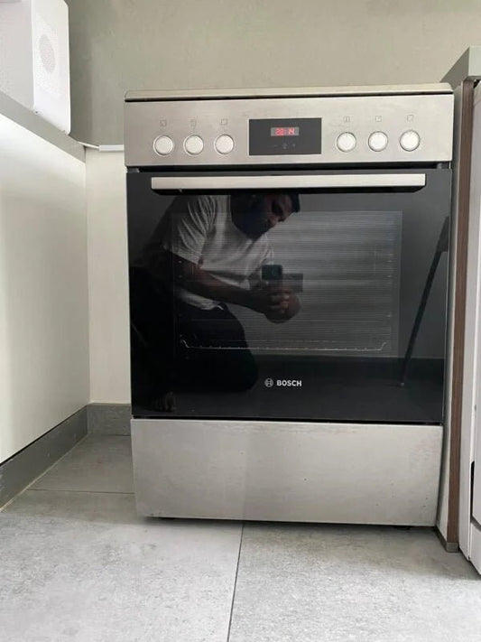 Bosch 60x60cm Series 4 Electric Cooker - althahanifurniture