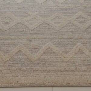 Zagreb Snow Hand - Tufted Wool Area Rug | Geometric Design | 300×190 cm | Ivory/Light Grey - althahanifurniture