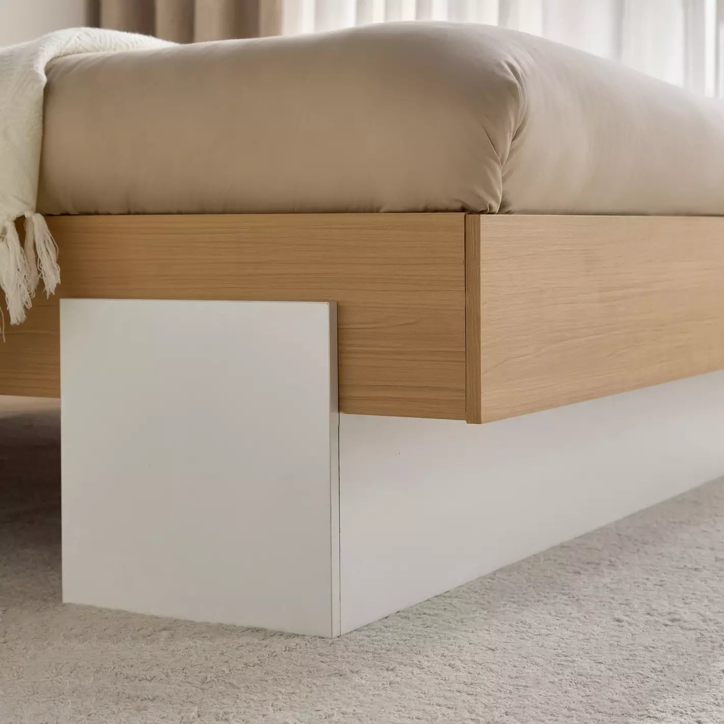 Home Center Hugo King Bed with mattress | 180x200 cm - used 5 months