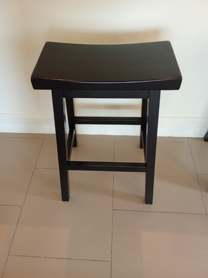 Classic Saddle-Seat Bar Stool – Solid Wood, Black Finish