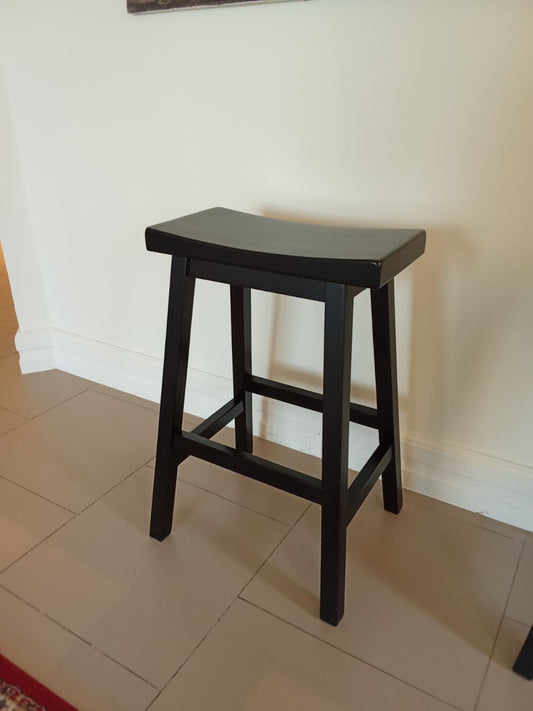 Classic Saddle-Seat Bar Stool – Solid Wood, Black Finish