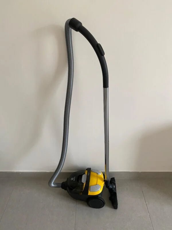 Bagless Canister Vacuum Cleaner - althahanifurniture
