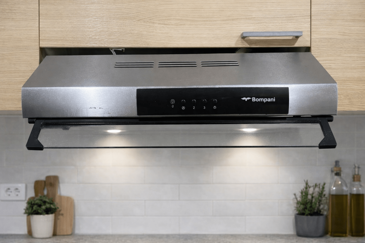 Bompani Wall - Mounted Cooker Hood | Stainless Steel & Glass - althahanifurniture