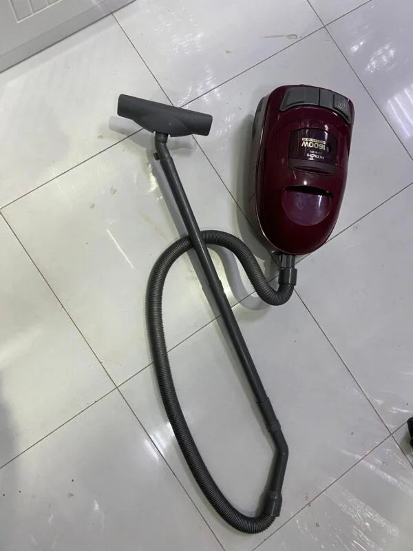 Hitachi CV - W1600 Bagless Vacuum Cleaner | Powerful 1600W Suction | 5L Capacity - althahanifurniture