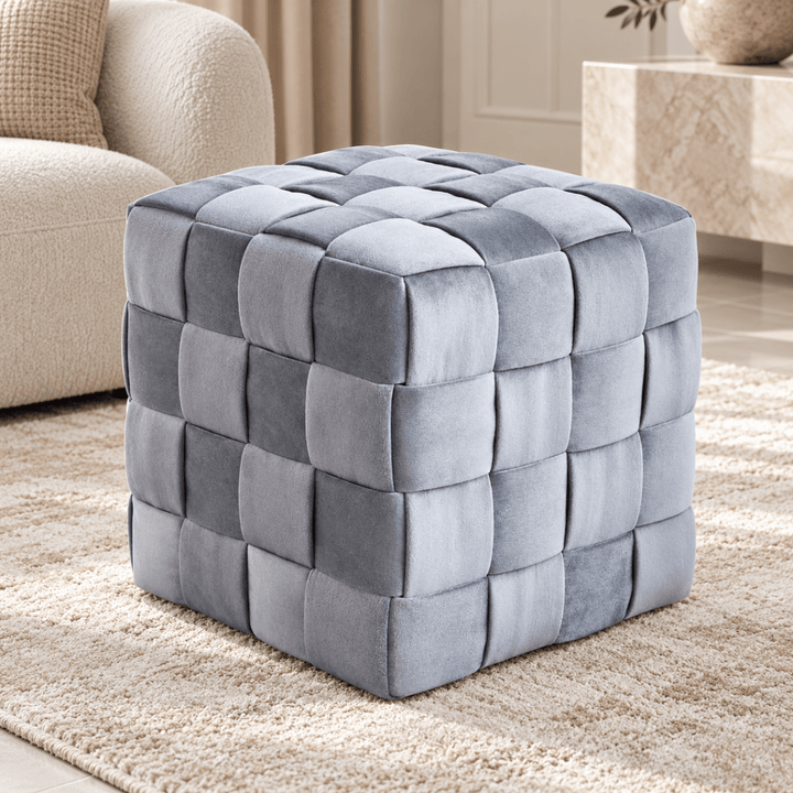 مسند قدم ياسمين مخملي من هوم سنتر – رمادي – 45 × 45 × 45 سم