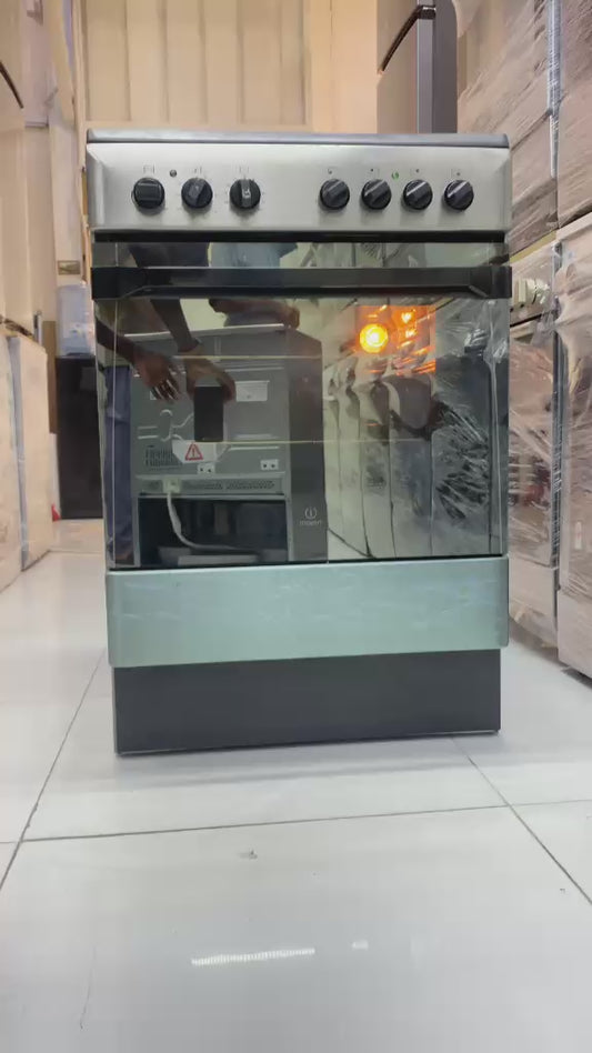 Indesit 60 cm Freestanding Electric Cooker – used 5 months