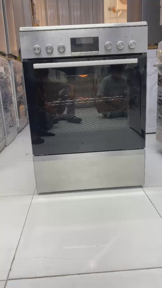 Bosch Series 4 Electric Cooker | Ceramic Hob, 66L Multi-Function Oven, EcoClean Direct - used 5 months