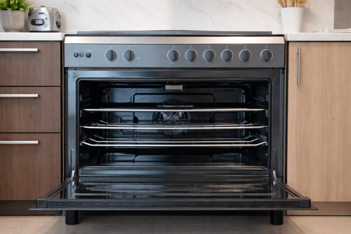 Toshiba 90cm Freestanding Gas Cooker | 5 Sabaf Burners | Large Fan Oven - althahanifurniture